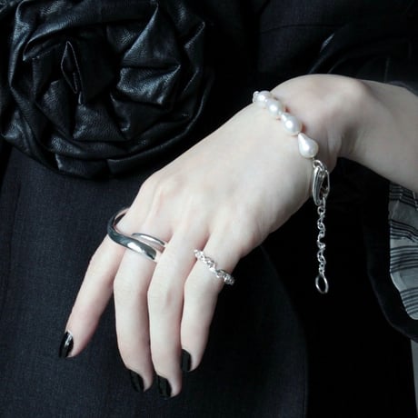 Fibula loop nestle ring (one color)