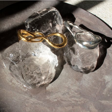 Metal art w ring (one color)