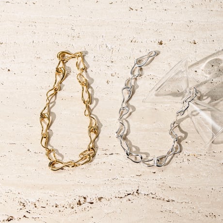 Connect loop necklace