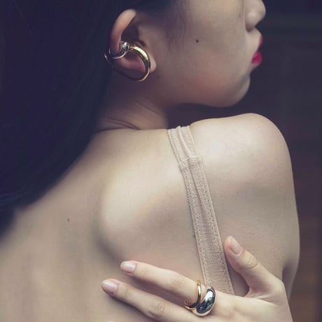 Moist asymmetry earcuff (one color)