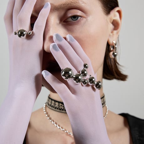 Pome motif ring