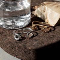 Fibula w ring (one color)