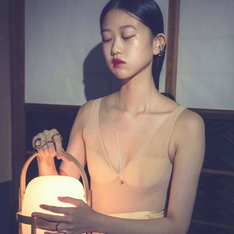 Moist drop single necklace