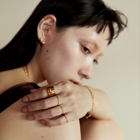 norme dew wide ring / SV925＋Gold Plated