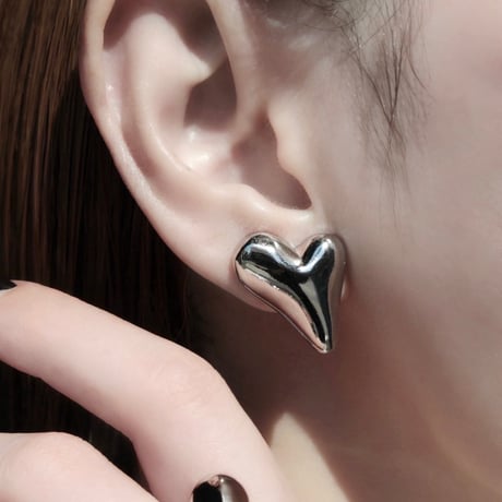 Distort heart pierce