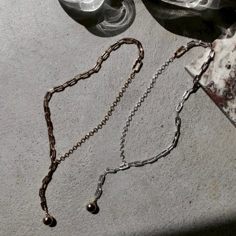 Pome motif necklace