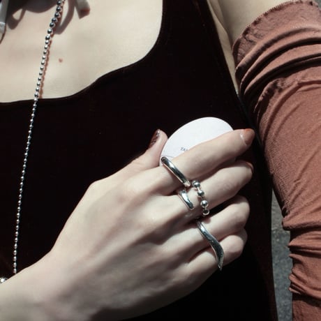 Metal art three finger ring (one color)