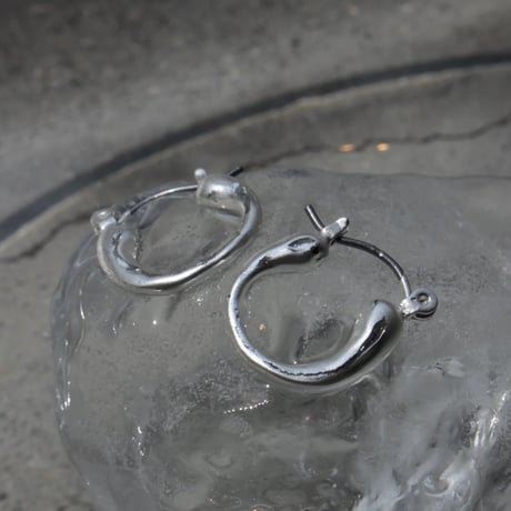 Metal art hoop pierce (one color)