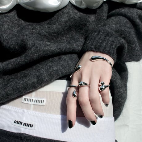 Metal art stand ring (one color)