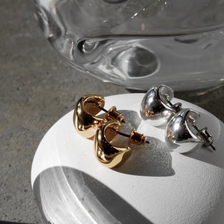 Kinetic parts pierce