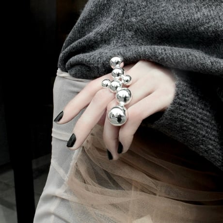 Pome motif w ring