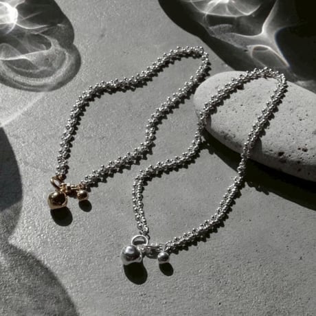 Pome chain necklace