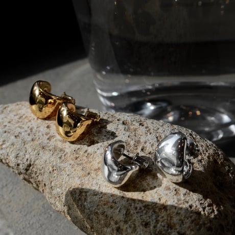 Kinetic parts pierce