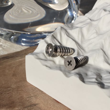 Screw pierce (1P) [Unisex line]