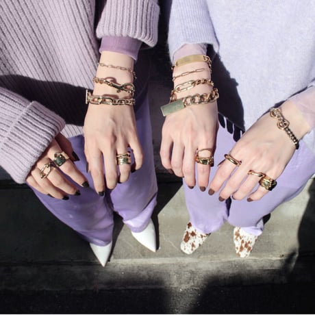 Drape pinky ring