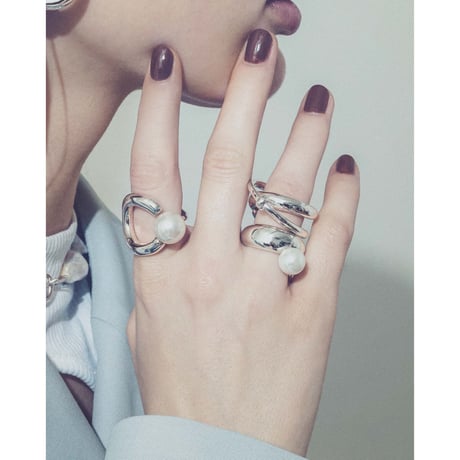 Neo coil round pearl ring