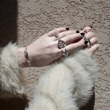 Fibula w ring (one color)