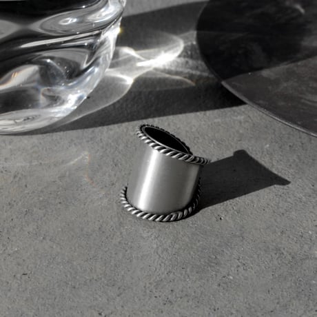 Twist Large ring