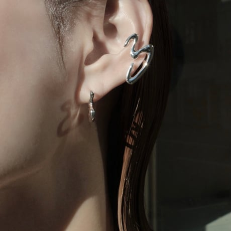 Virtual earcuff