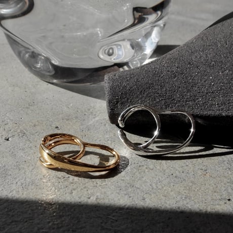 Fibula loop earcuff ring (one color)