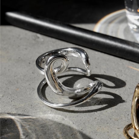 Stream earcuff ring