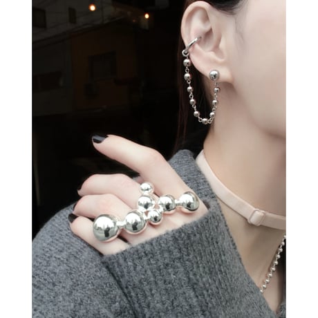 Pome motif w ring