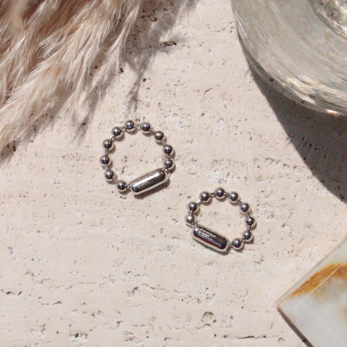 GLORIE グロリエ　パルスチェーン2点　 ホワイト✖️メタリックとブラック GLORIE グロリエパルスチェーンホワイトメタリック