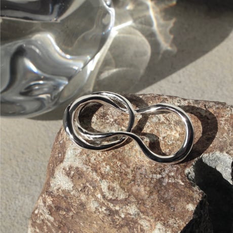 Metal art w ring (one color)