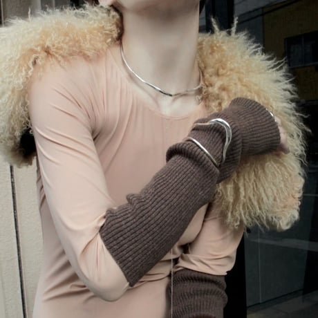 Curve lariat choker (one color)
