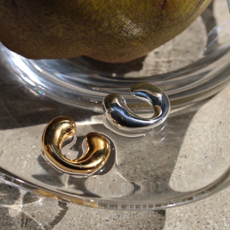 Moist asymmetry earcuff (one color)