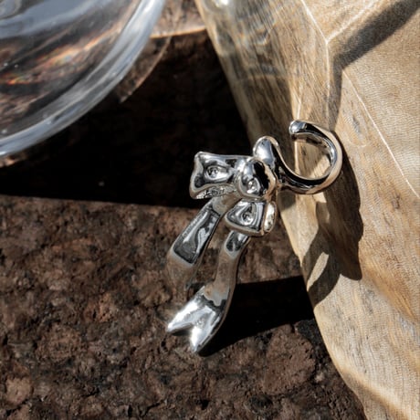Ribbon earcuff