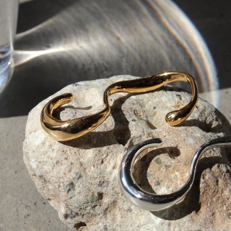 Metal art three finger ring (one color)