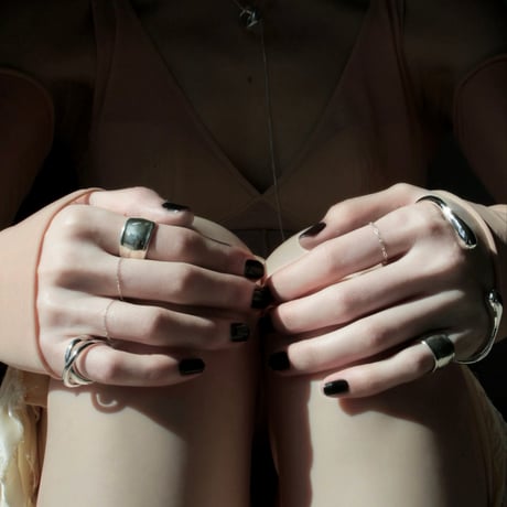 Metal art pinky ring (one color)