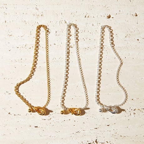 Metal art mantel necklace