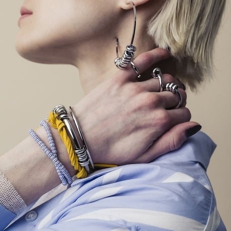Coil knot ring