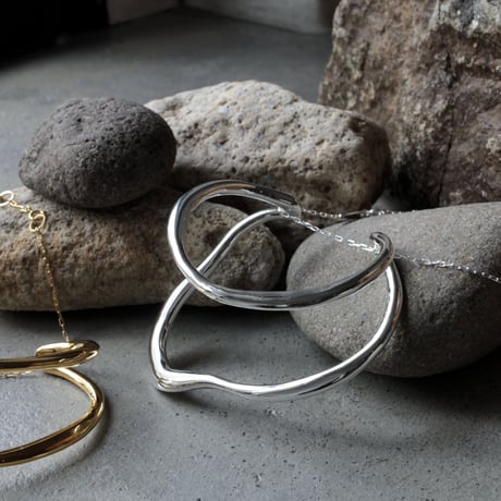 Curve chain bangle (one color)