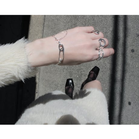 Fibula chain bracelet