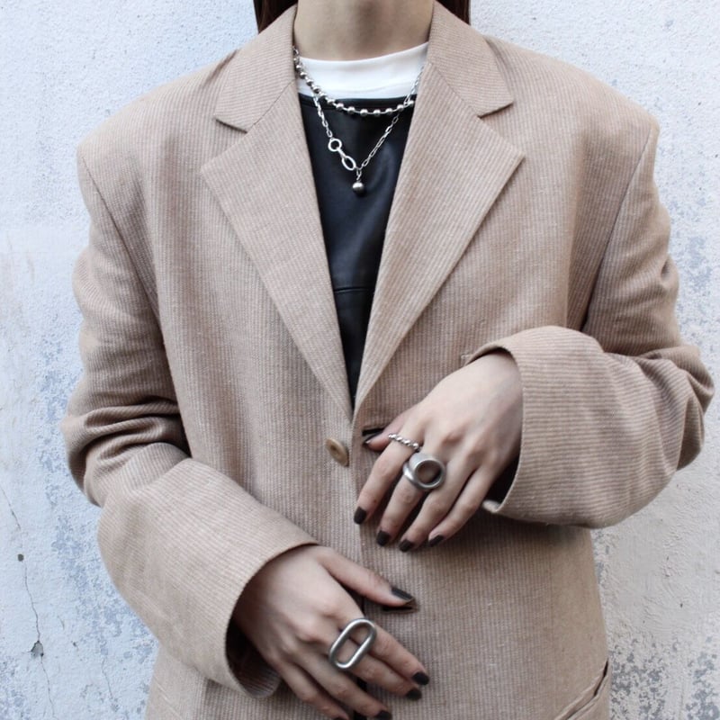 GLORIE グロリエ　パルスチェーン2点　 ホワイト✖️メタリックとブラック GLORIE グロリエパルスチェーンホワイトメタリック