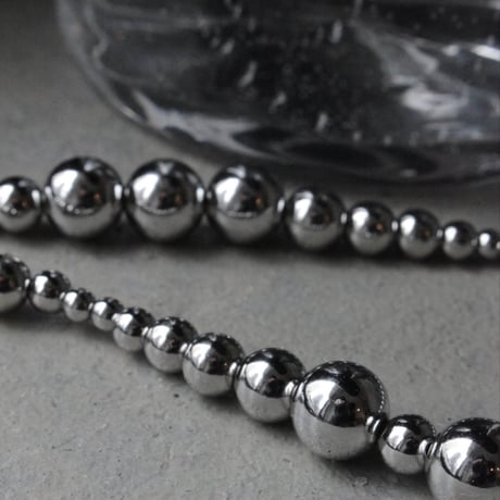 Metal ball carabiner necklace / Short