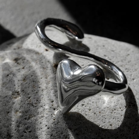 Distort heart w ring