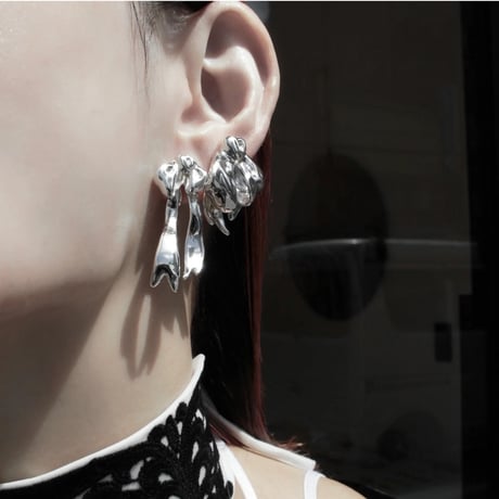 Ribbon earing