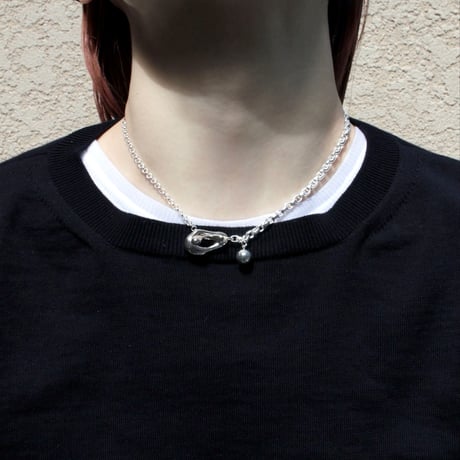 Metal art mantel necklace