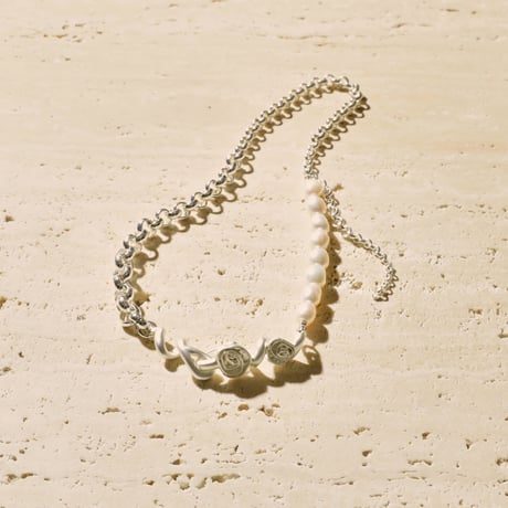 Rose pearl necklace