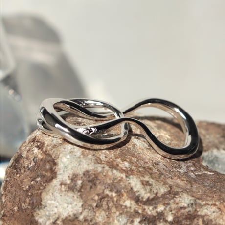 Metal art w ring (one color)