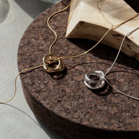 Metal art short necklace