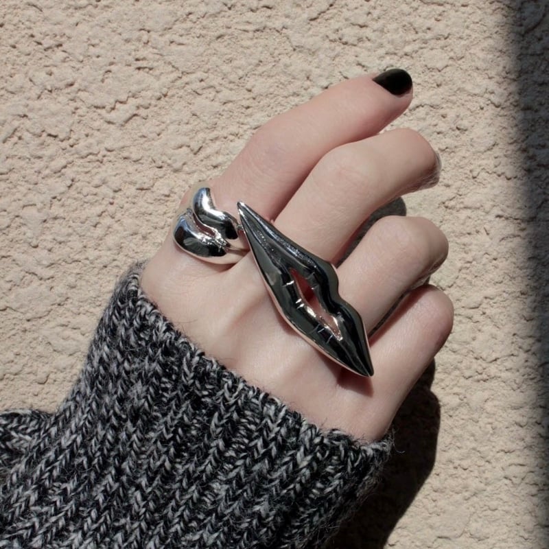 Lip motif ring【Exclusive item】 | Soierie Online