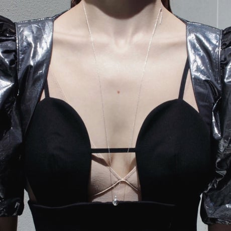 Moist drop single necklace
