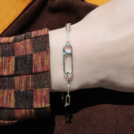 Clip frame bracelet