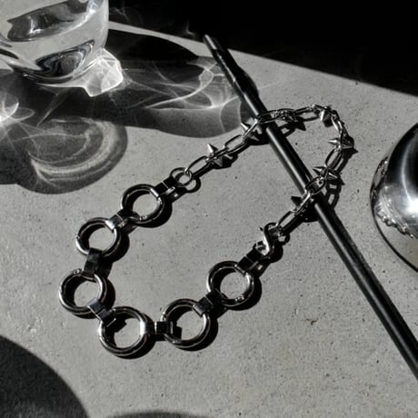 Innocent spike necklace