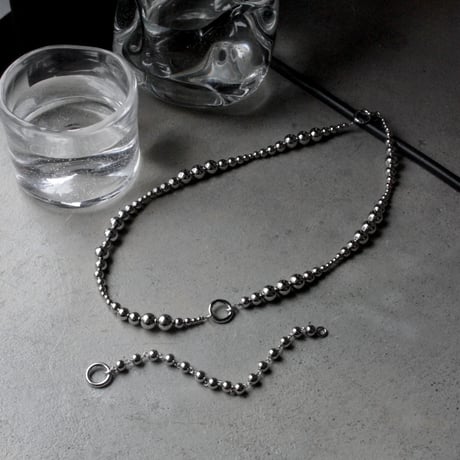 Metal ball carabiner necklace / Long